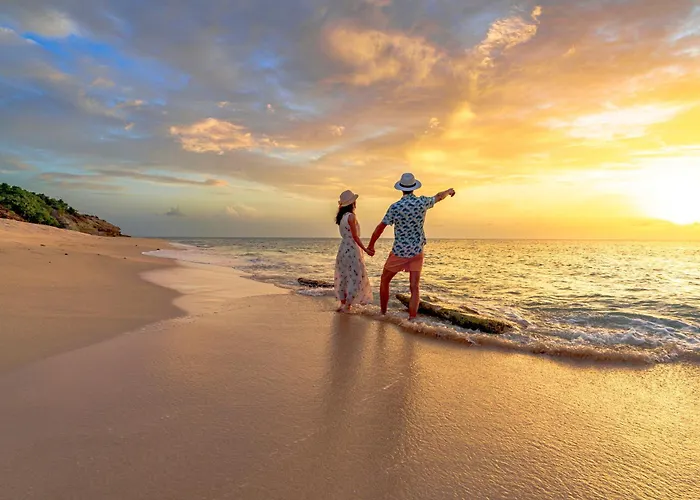 Holiday Inn Express & Suites Panama City Beach - Beachfront By Ihg